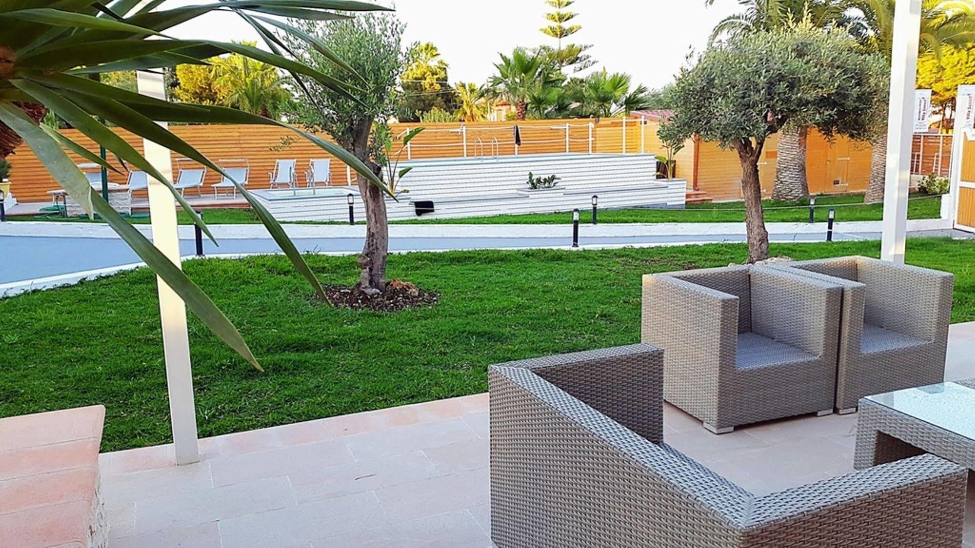 Villa Sunset B&B/Apartments Fontane Bianche Exteriér fotografie